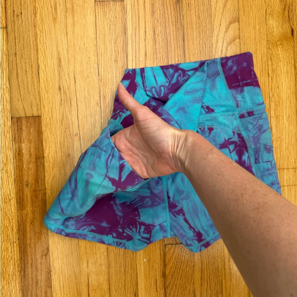 Fabletics Workout Set - Picture 3 of 5